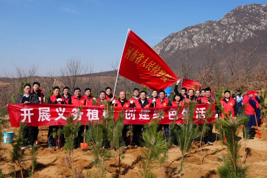 省檢察院機(jī)關(guān)開展義務(wù)植樹活動(dòng)